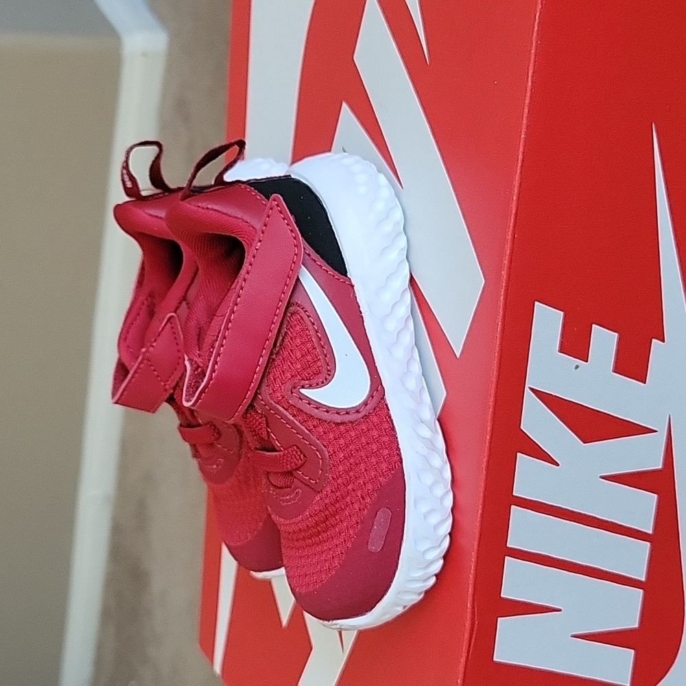 Toddler Nike Revolution